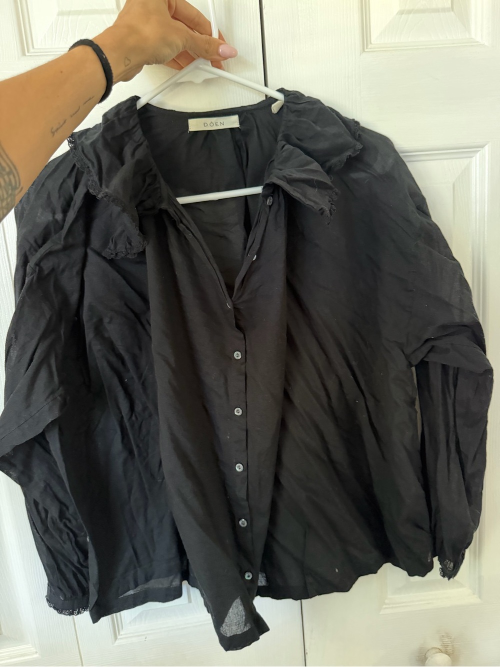 Doen Black Ruffled-Collar Lightweight Button Shirt Jacket